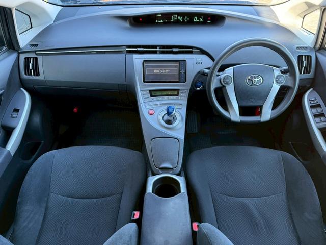 プリウス Ｓ　禁煙車　フルエアロ　ロクサーニ１９インチアルミ　スモークテール　ディーラー純正ナビ　バックモニター　フルセグＴＶ　Ｂｌｕｅｔｏｏｔｈ　スマートキー　プッシュスタート　ＥＴＣ　オールペイント２０２（75枚目）