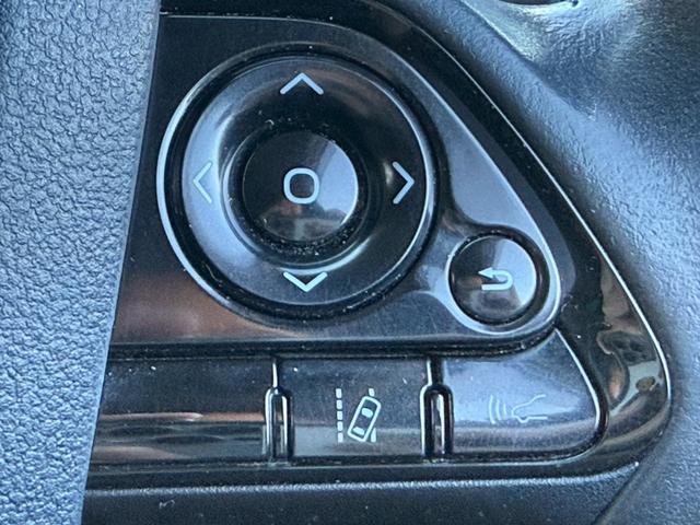 プリウス Ａプレミアム　ツーリングセレクション　１１．６インチデカナビ　ＪＢＬサウンドシステム　黒革シート　シートベンチレーション　アラウンドビューモニター　ヘッドアップディスプレイ　ブラインドスポットアシスト　レーダークルーズコントロール　ＥＴＣ（16枚目）