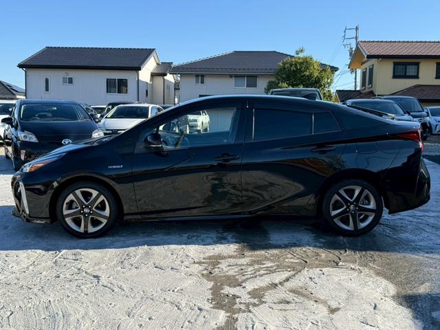 プリウス Ａプレミアム　ツーリングセレクション　１１．６インチデカナビ　ＪＢＬサウンドシステム　黒革シート　シートベンチレーション　アラウンドビューモニター　ヘッドアップディスプレイ　ブラインドスポットアシスト　レーダークルーズコントロール　ＥＴＣ（23枚目）