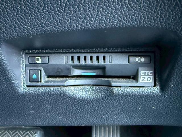 プリウス Ａプレミアム　ツーリングセレクション　１１．６インチデカナビ　ＪＢＬサウンドシステム　黒革シート　シートベンチレーション　アラウンドビューモニター　ヘッドアップディスプレイ　ブラインドスポットアシスト　レーダークルーズコントロール　ＥＴＣ（37枚目）