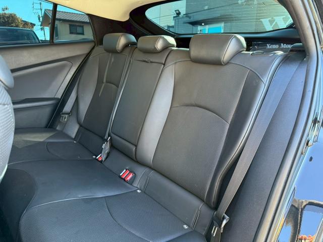 プリウス Ａプレミアム　ツーリングセレクション　１１．６インチデカナビ　ＪＢＬサウンドシステム　黒革シート　シートベンチレーション　アラウンドビューモニター　ヘッドアップディスプレイ　ブラインドスポットアシスト　レーダークルーズコントロール　ＥＴＣ（60枚目）