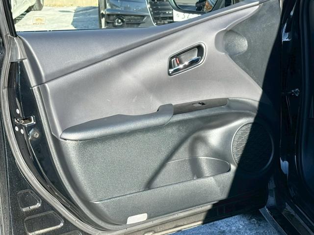 プリウス Ａプレミアム　ツーリングセレクション　１１．６インチデカナビ　ＪＢＬサウンドシステム　黒革シート　シートベンチレーション　アラウンドビューモニター　ヘッドアップディスプレイ　ブラインドスポットアシスト　レーダークルーズコントロール　ＥＴＣ（61枚目）