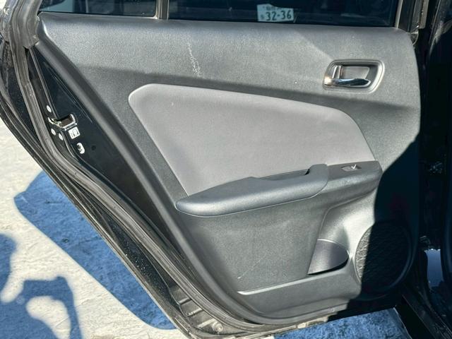 プリウス Ａプレミアム　ツーリングセレクション　１１．６インチデカナビ　ＪＢＬサウンドシステム　黒革シート　シートベンチレーション　アラウンドビューモニター　ヘッドアップディスプレイ　ブラインドスポットアシスト　レーダークルーズコントロール　ＥＴＣ（62枚目）