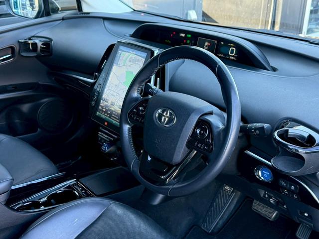 プリウス Ａプレミアム　ツーリングセレクション　１１．６インチデカナビ　ＪＢＬサウンドシステム　黒革シート　シートベンチレーション　アラウンドビューモニター　ヘッドアップディスプレイ　ブラインドスポットアシスト　レーダークルーズコントロール　ＥＴＣ（71枚目）