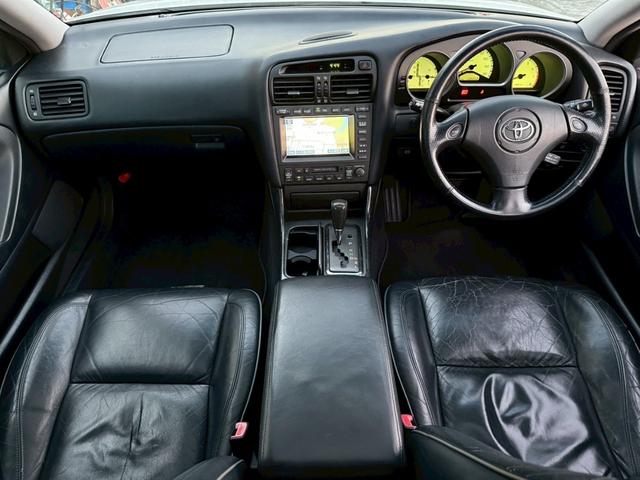 アリスト V300ベルテックスエディション 禁煙車 タイミングベルト交換済 サンルーフ 黒革シート フルエアロ HKS車高調 ブリッツマフラー クスコタワーバー ターボタイマー イカリングヘッド LEDテール 16インチメッキアルミ 純正ナビ(10枚目)