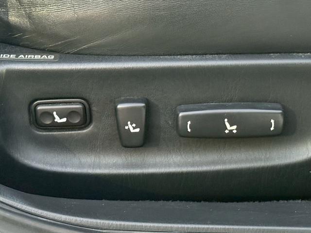 アリスト V300ベルテックスエディション 禁煙車 タイミングベルト交換済 サンルーフ 黒革シート フルエアロ HKS車高調 ブリッツマフラー クスコタワーバー ターボタイマー イカリングヘッド LEDテール 16インチメッキアルミ 純正ナビ(17枚目)