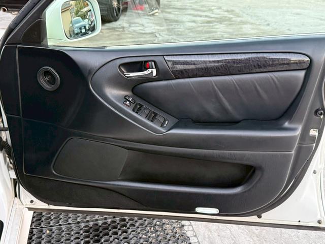 アリスト V300ベルテックスエディション 禁煙車 タイミングベルト交換済 サンルーフ 黒革シート フルエアロ HKS車高調 ブリッツマフラー クスコタワーバー ターボタイマー イカリングヘッド LEDテール 16インチメッキアルミ 純正ナビ(31枚目)