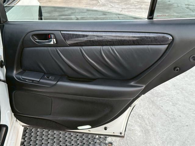 アリスト V300ベルテックスエディション 禁煙車 タイミングベルト交換済 サンルーフ 黒革シート フルエアロ HKS車高調 ブリッツマフラー クスコタワーバー ターボタイマー イカリングヘッド LEDテール 16インチメッキアルミ 純正ナビ(74枚目)