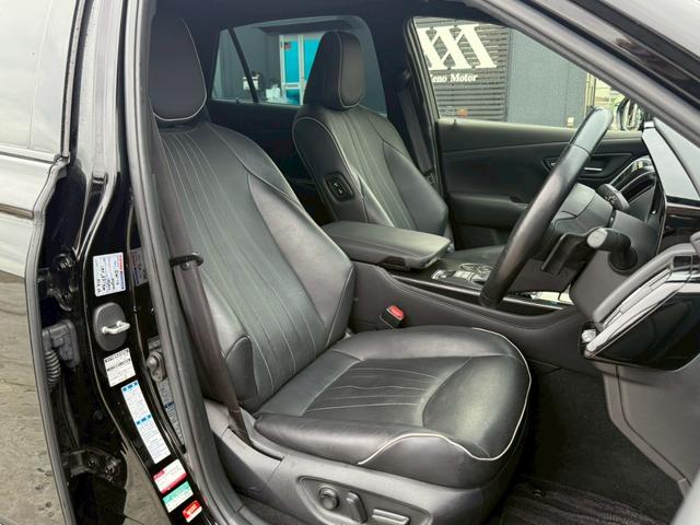 クラウンハイブリッド ＲＳアドバンス　Ｆｏｕｒ　禁煙車　サンルーフ　黒革シート　四駆モデル　純正エアロ　４本出しマフラー　シートベンチレーション　レーダークルーズ　メーカー純正ナビ　アラウンドビューモニターフルセグＴＶ　Ｂｌｕｅｔｏｏｔｈ　Ｐシート（10枚目）