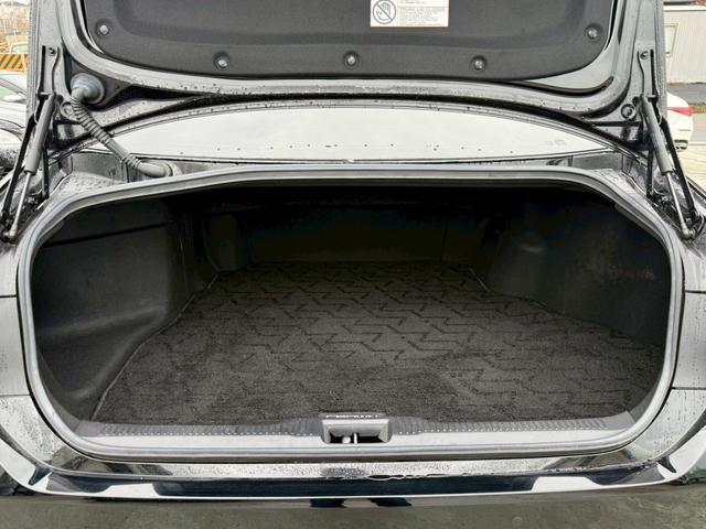 クラウンハイブリッド ＲＳアドバンス　Ｆｏｕｒ　禁煙車　サンルーフ　黒革シート　四駆モデル　純正エアロ　４本出しマフラー　シートベンチレーション　レーダークルーズ　メーカー純正ナビ　アラウンドビューモニターフルセグＴＶ　Ｂｌｕｅｔｏｏｔｈ　Ｐシート（12枚目）