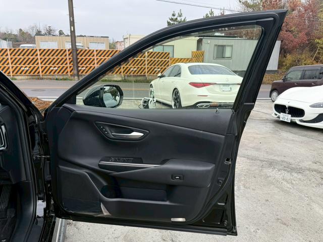 クラウンハイブリッド ＲＳアドバンス　Ｆｏｕｒ　禁煙車　サンルーフ　黒革シート　四駆モデル　純正エアロ　４本出しマフラー　シートベンチレーション　レーダークルーズ　メーカー純正ナビ　アラウンドビューモニターフルセグＴＶ　Ｂｌｕｅｔｏｏｔｈ　Ｐシート（34枚目）