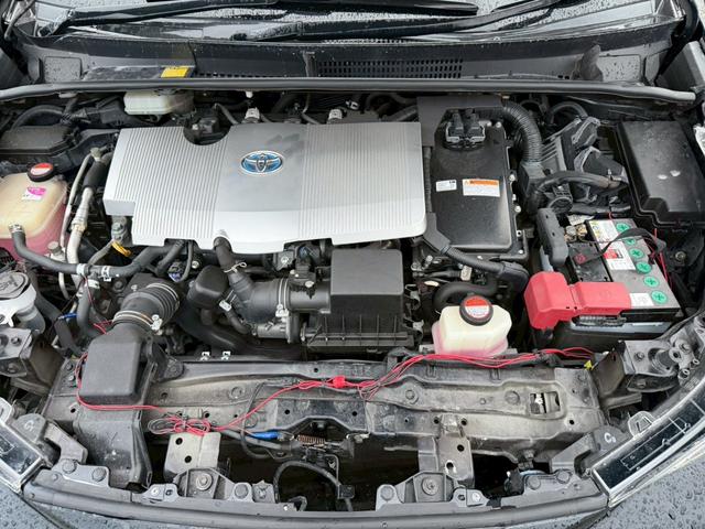 プリウス Ａプレミアム　ツーリングセレクション　禁煙車　フルエアロ　ＴＲＤ１８インチアルミ　黒革シート　レーダークルーズコントロール　ヘッドアップディスプレイ　ブラインドスポットアシスト　シートヒーター　パワーシート　オートマチックハイビーム（18枚目）