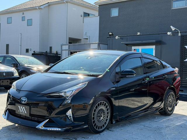 プリウス Ａプレミアム　ツーリングセレクション　禁煙車　フルエアロ　ＴＲＤ１８インチアルミ　黒革シート　レーダークルーズコントロール　ヘッドアップディスプレイ　ブラインドスポットアシスト　シートヒーター　パワーシート　オートマチックハイビーム（24枚目）