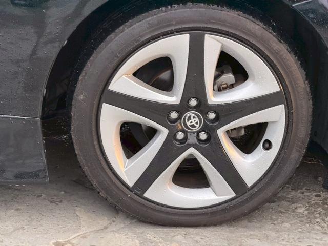 プリウス Ａプレミアム　ツーリングセレクション　禁煙車　フルエアロ　ＴＲＤ１８インチアルミ　黒革シート　レーダークルーズコントロール　ヘッドアップディスプレイ　ブラインドスポットアシスト　シートヒーター　パワーシート　オートマチックハイビーム（60枚目）