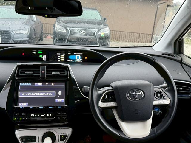 プリウス Ａプレミアム　ツーリングセレクション　禁煙車　フルエアロ　ＴＲＤ１８インチアルミ　黒革シート　レーダークルーズコントロール　ヘッドアップディスプレイ　ブラインドスポットアシスト　シートヒーター　パワーシート　オートマチックハイビーム（69枚目）