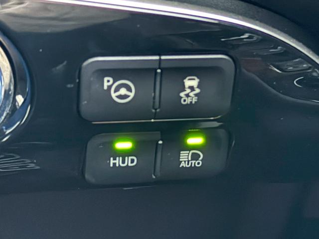 プリウス Ａプレミアム　ツーリングセレクション　禁煙車　フルエアロ　ＴＲＤ１８インチアルミ　黒革シート　レーダークルーズコントロール　ヘッドアップディスプレイ　ブラインドスポットアシスト　シートヒーター　パワーシート　オートマチックハイビーム（75枚目）