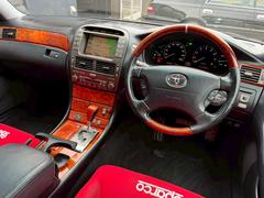 内装ダッシュボード周りにもベタ付きもなくきれいな状態です！禁煙車　サンルーフ　　バックカメラ　シートヒーター　ベンチレーション　メモリー付きパワーシート　オートライト　　キーレスエントリー 5