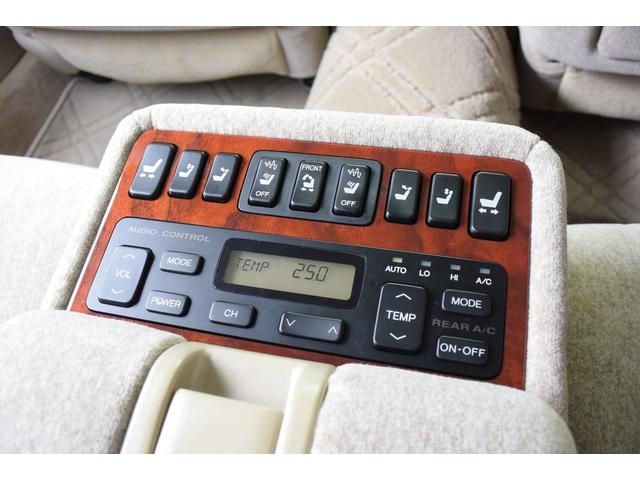 セルシオ C仕様 Fパッケージ ユーザー様買取車 禁煙車 ガレージ保管 最終後期モデル 純正マルチナビ バックカメラ エアサスコントローラー デジタルインナーミラー 全席パワーシート&ヒーター クルコン 純正フロアマット ETC(12枚目)