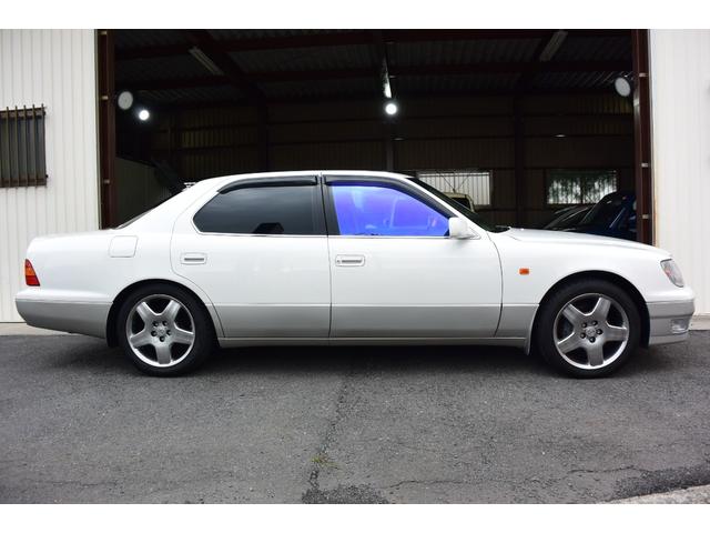 セルシオ C仕様 Fパッケージ ユーザー様買取車 禁煙車 ガレージ保管 最終後期モデル 純正マルチナビ バックカメラ エアサスコントローラー デジタルインナーミラー 全席パワーシート&ヒーター クルコン 純正フロアマット ETC(14枚目)