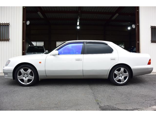 セルシオ C仕様 Fパッケージ ユーザー様買取車 禁煙車 ガレージ保管 最終後期モデル 純正マルチナビ バックカメラ エアサスコントローラー デジタルインナーミラー 全席パワーシート&ヒーター クルコン 純正フロアマット ETC(15枚目)