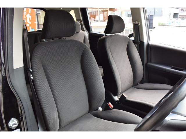 フリード Ｇ　エアロ　ユーザー様買取車　パワースライドドア　カロッツェリアナビ　バックカメラ　ＥＴＣ　キセノンヘッドライト　フロアマット　サイドバイザー　キーレスキー（3枚目）