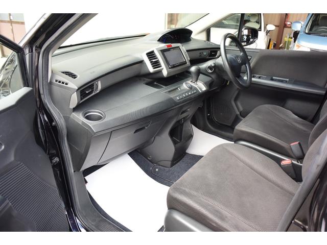 フリード Ｇ　エアロ　ユーザー様買取車　パワースライドドア　カロッツェリアナビ　バックカメラ　ＥＴＣ　キセノンヘッドライト　フロアマット　サイドバイザー　キーレスキー（12枚目）