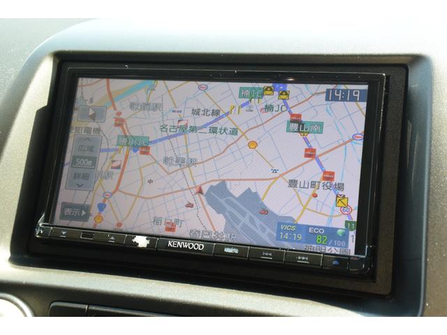 シビック タイプＲ　ユーザー様買取車　６速ＭＴ　ブラックレカロ　ブレンボキャリパー　大型トランクスポイラー　純正１８インチＡＷ　ケンウッドナビ　地デジ　Ｂｌｕｅｔｏｏｔｈオーディオ　ＥＴＣ　プッシュスタート　無限バイザー（11枚目）