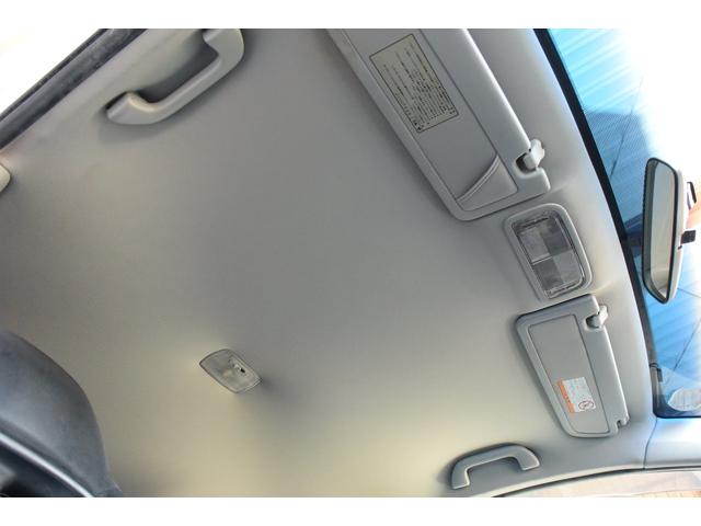 シビック タイプＲ　ユーザー様買取車　６速ＭＴ　ブラックレカロ　ブレンボキャリパー　大型トランクスポイラー　純正１８インチＡＷ　ケンウッドナビ　地デジ　Ｂｌｕｅｔｏｏｔｈオーディオ　ＥＴＣ　プッシュスタート　無限バイザー（17枚目）