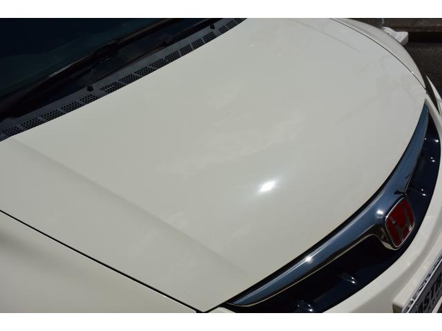 シビック タイプＲ　ユーザー様買取車　６速ＭＴ　ブラックレカロ　ブレンボキャリパー　大型トランクスポイラー　純正１８インチＡＷ　ケンウッドナビ　地デジ　Ｂｌｕｅｔｏｏｔｈオーディオ　ＥＴＣ　プッシュスタート　無限バイザー（22枚目）