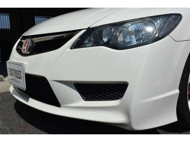シビック タイプＲ　ユーザー様買取車　６速ＭＴ　ブラックレカロ　ブレンボキャリパー　大型トランクスポイラー　純正１８インチＡＷ　ケンウッドナビ　地デジ　Ｂｌｕｅｔｏｏｔｈオーディオ　ＥＴＣ　プッシュスタート　無限バイザー（25枚目）