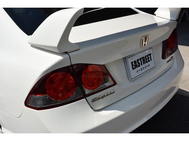 シビック タイプＲ　ユーザー様買取車　６速ＭＴ　ブラックレカロ　ブレンボキャリパー　大型トランクスポイラー　純正１８インチＡＷ　ケンウッドナビ　地デジ　Ｂｌｕｅｔｏｏｔｈオーディオ　ＥＴＣ　プッシュスタート　無限バイザー（30枚目）