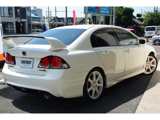 シビック タイプＲ　ユーザー様買取車　６速ＭＴ　ブラックレカロ　ブレンボキャリパー　大型トランクスポイラー　純正１８インチＡＷ　ケンウッドナビ　地デジ　Ｂｌｕｅｔｏｏｔｈオーディオ　ＥＴＣ　プッシュスタート　無限バイザー（37枚目）