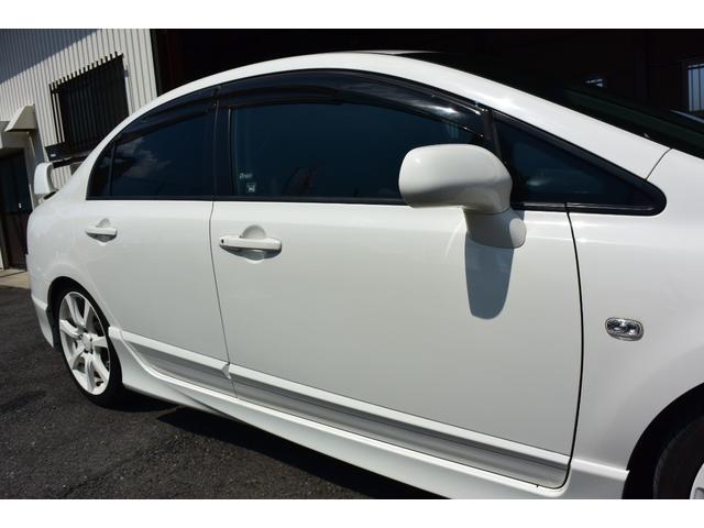 シビック タイプＲ　ユーザー様買取車　６速ＭＴ　ブラックレカロ　ブレンボキャリパー　大型トランクスポイラー　純正１８インチＡＷ　ケンウッドナビ　地デジ　Ｂｌｕｅｔｏｏｔｈオーディオ　ＥＴＣ　プッシュスタート　無限バイザー（67枚目）