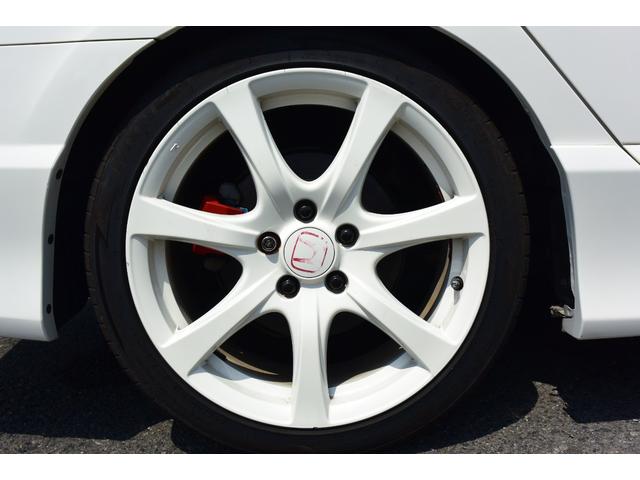 シビック タイプＲ　ユーザー様買取車　６速ＭＴ　ブラックレカロ　ブレンボキャリパー　大型トランクスポイラー　純正１８インチＡＷ　ケンウッドナビ　地デジ　Ｂｌｕｅｔｏｏｔｈオーディオ　ＥＴＣ　プッシュスタート　無限バイザー（73枚目）