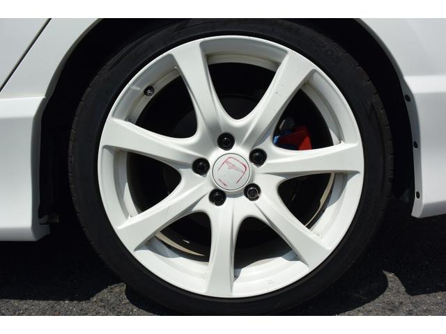 シビック タイプＲ　ユーザー様買取車　６速ＭＴ　ブラックレカロ　ブレンボキャリパー　大型トランクスポイラー　純正１８インチＡＷ　ケンウッドナビ　地デジ　Ｂｌｕｅｔｏｏｔｈオーディオ　ＥＴＣ　プッシュスタート　無限バイザー（77枚目）