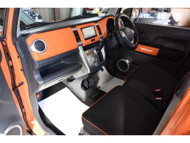 フレアクロスオーバー ＸＳ　禁煙車　純正ナビ　フルセグＴＶ　Ｂｌｕｅｔｏｏｔｈオーディオ　ホワイトルーフ　ルーフレール　シートヒーター　アイドリングストップ　純正１５ＡＷ　キセノンヘッド　フロアマット　バイザー　プッシュスタート（11枚目）