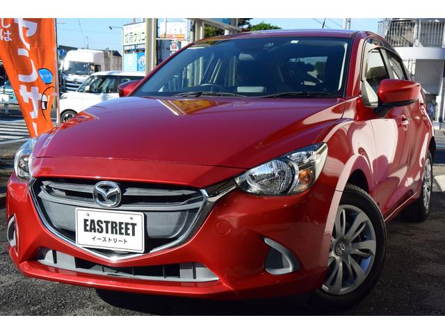 デミオ １３Ｓ　５ＭＴ　純正ナビ　フロアマット　サイドバイザー　プッシュスタート　ステアリングスイッチ（5枚目）