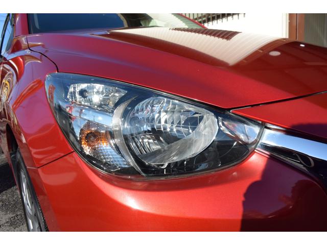 デミオ １３Ｓ　５ＭＴ　純正ナビ　フロアマット　サイドバイザー　プッシュスタート　ステアリングスイッチ（23枚目）