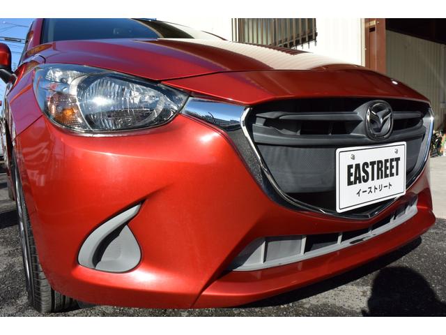 デミオ １３Ｓ　５ＭＴ　純正ナビ　フロアマット　サイドバイザー　プッシュスタート　ステアリングスイッチ（24枚目）