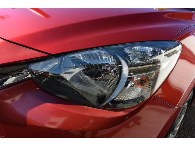 デミオ １３Ｓ　５ＭＴ　純正ナビ　フロアマット　サイドバイザー　プッシュスタート　ステアリングスイッチ（26枚目）