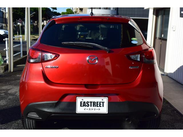 デミオ １３Ｓ　５ＭＴ　純正ナビ　フロアマット　サイドバイザー　プッシュスタート　ステアリングスイッチ（36枚目）