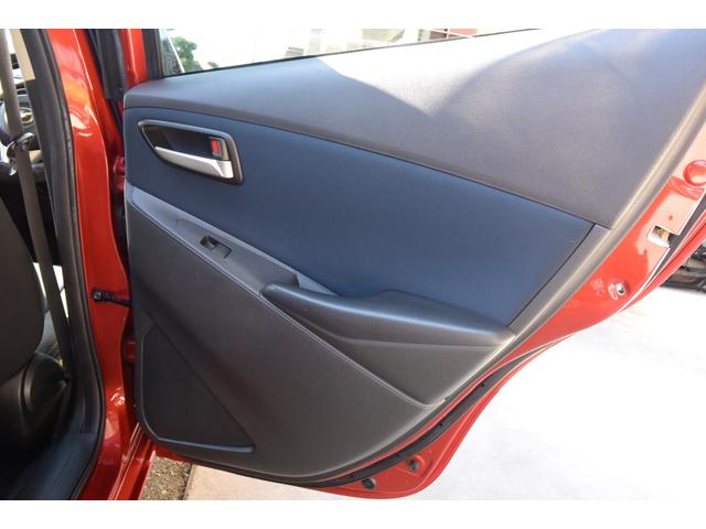 デミオ １３Ｓ　５ＭＴ　純正ナビ　フロアマット　サイドバイザー　プッシュスタート　ステアリングスイッチ（48枚目）