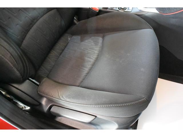 デミオ １３Ｓ　５ＭＴ　純正ナビ　フロアマット　サイドバイザー　プッシュスタート　ステアリングスイッチ（51枚目）