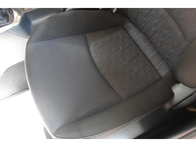 デミオ １３Ｓ　５ＭＴ　純正ナビ　フロアマット　サイドバイザー　プッシュスタート　ステアリングスイッチ（53枚目）