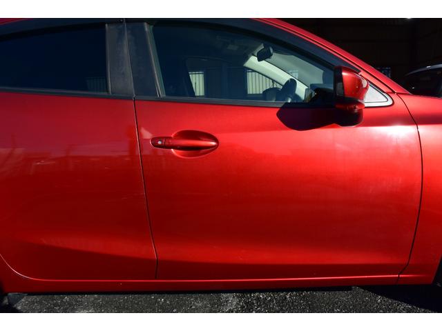 デミオ １３Ｓ　５ＭＴ　純正ナビ　フロアマット　サイドバイザー　プッシュスタート　ステアリングスイッチ（62枚目）