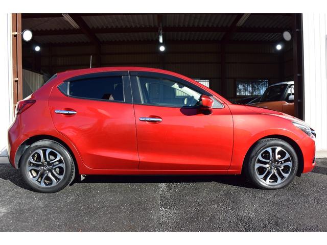 デミオ ＸＤツーリング　禁煙車　純正ナビ　バックカメラ　フルセグＴＶ　ＬＥＤヘッドライト　クルーズコントロール　ＤＶＤ再生　パドルシフト　ブラウンシートカバー　プッシュスタート　フロアマット　サイドバイザー　純正１６ＡＷ（14枚目）