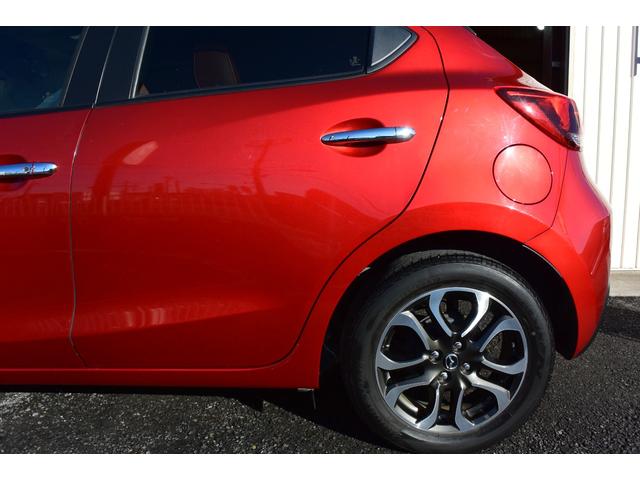 デミオ ＸＤツーリング　禁煙車　純正ナビ　バックカメラ　フルセグＴＶ　ＬＥＤヘッドライト　クルーズコントロール　ＤＶＤ再生　パドルシフト　ブラウンシートカバー　プッシュスタート　フロアマット　サイドバイザー　純正１６ＡＷ（66枚目）