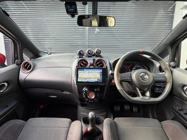 ノート ニスモ　Ｓ　ケンウッド８インチナビゲーション／３連メーター／ＴＥＩＮ車高調／コムテック３６０°前後ドライブレコーダー／ＨＫＳマフラー／ＬＥＤヘッドライト／カロッツェリアツィーター／ＥＴＣ／バックカメラ／禁煙車（24枚目）