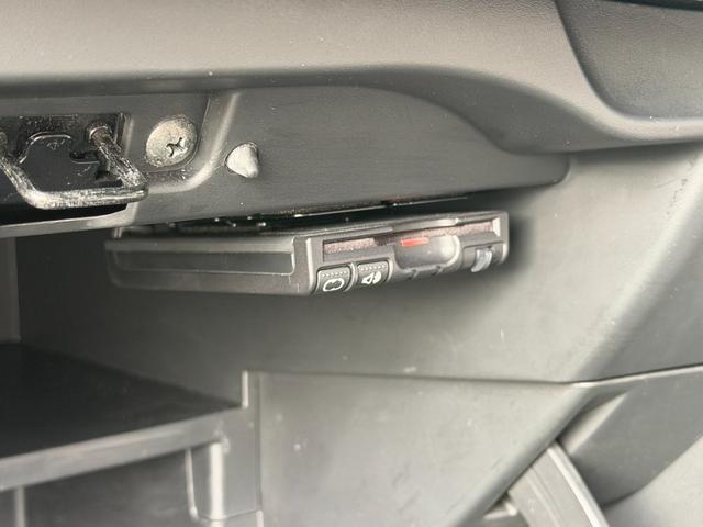 ノート ニスモ　Ｓ　ケンウッド８インチナビゲーション／３連メーター／ＴＥＩＮ車高調／コムテック３６０°前後ドライブレコーダー／ＨＫＳマフラー／ＬＥＤヘッドライト／カロッツェリアツィーター／ＥＴＣ／バックカメラ／禁煙車（34枚目）