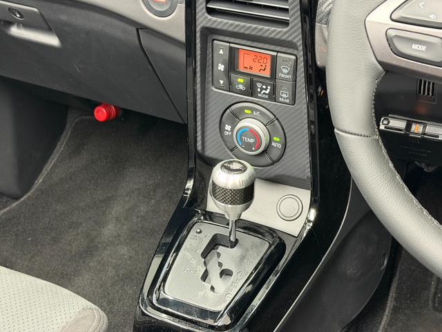 コペン ＧＲ　スポーツ　ＧＲエアロキット／ＨＫＳ２テールマフラー／ＲＥＣＡＲＯシート／パイオニアナビゲーション／バックカメラ／ＥＴＣ／ＬＥＤヘッドライト／ＢＢＳ１６インチホイール／ＢＬＩＴＺ車高調／シートヒーター／禁煙車（35枚目）